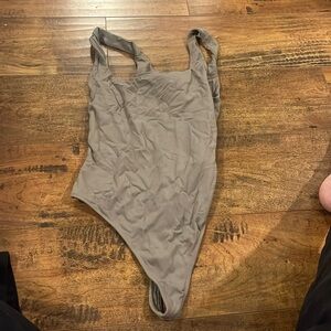 Babaton bodysuit olive green size medium